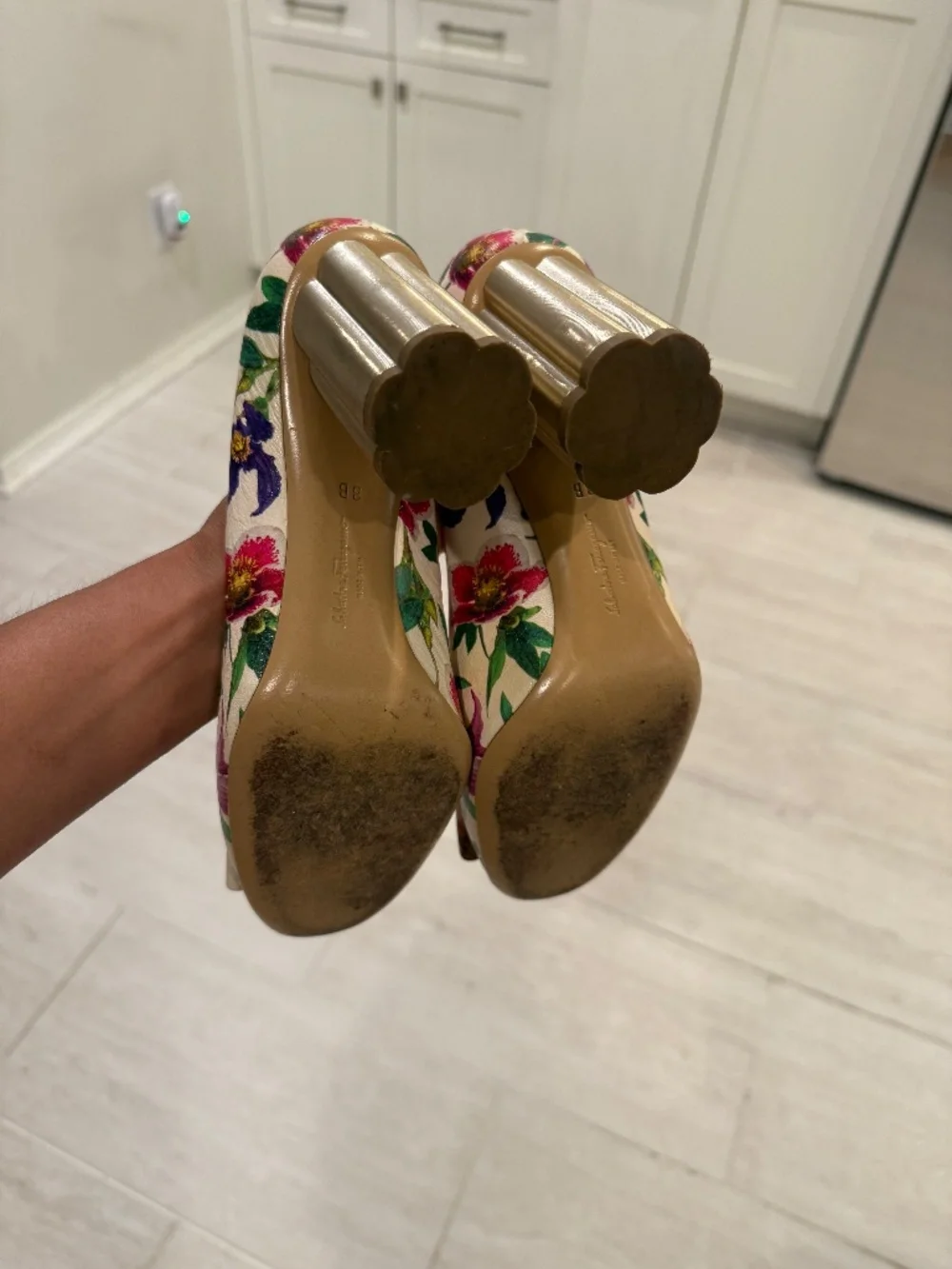 Salvatore Ferragamo Floral Designer Heels - Women's 8B - Picture 7 of 7